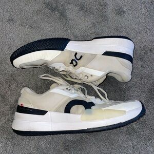 On Cloud On Running White Black Shoes Size 10W